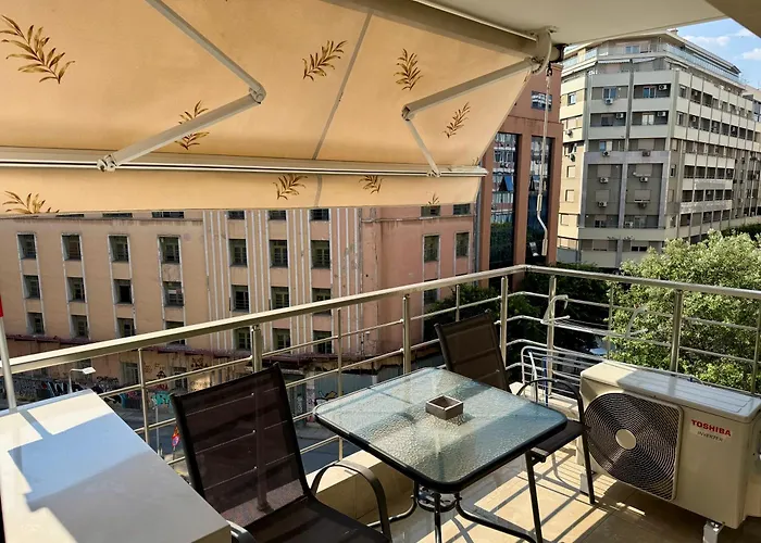 Smab In Ladadika Apartment